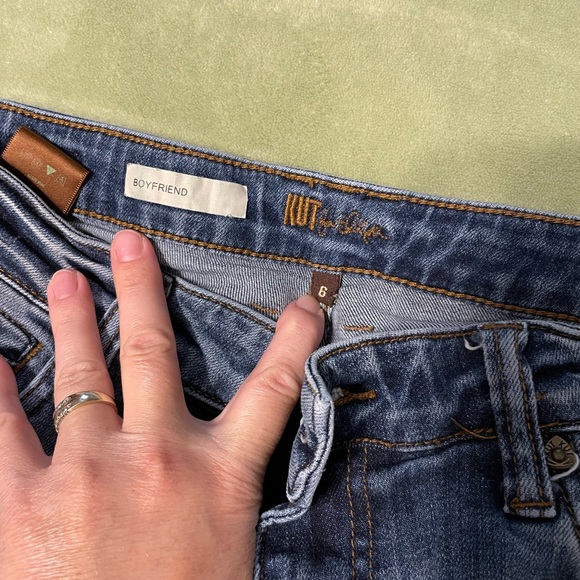 Kut from the Kloth Women’s size 6 Boyfriend Jeans - Picture 4 of 6